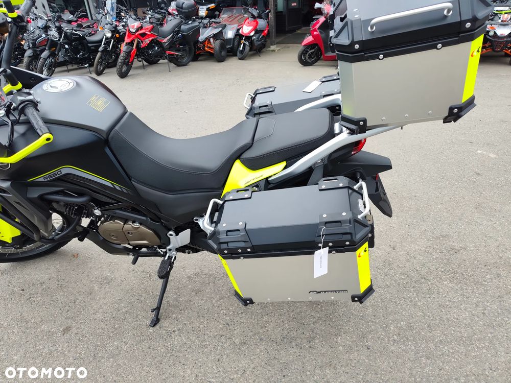 QJMOTOR SVT 650X - 22