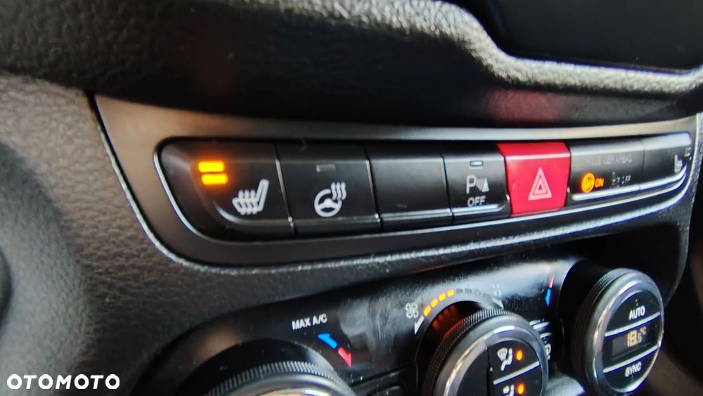 Jeep Renegade 1.4 MultiAir DSG Longitude - 26