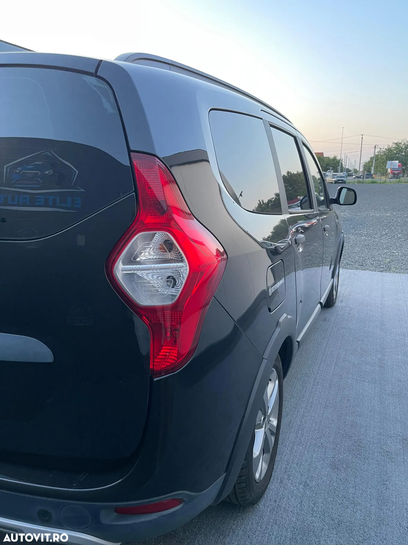 Dacia Lodgy 1.2 TCe 115 CP Laureate - 3