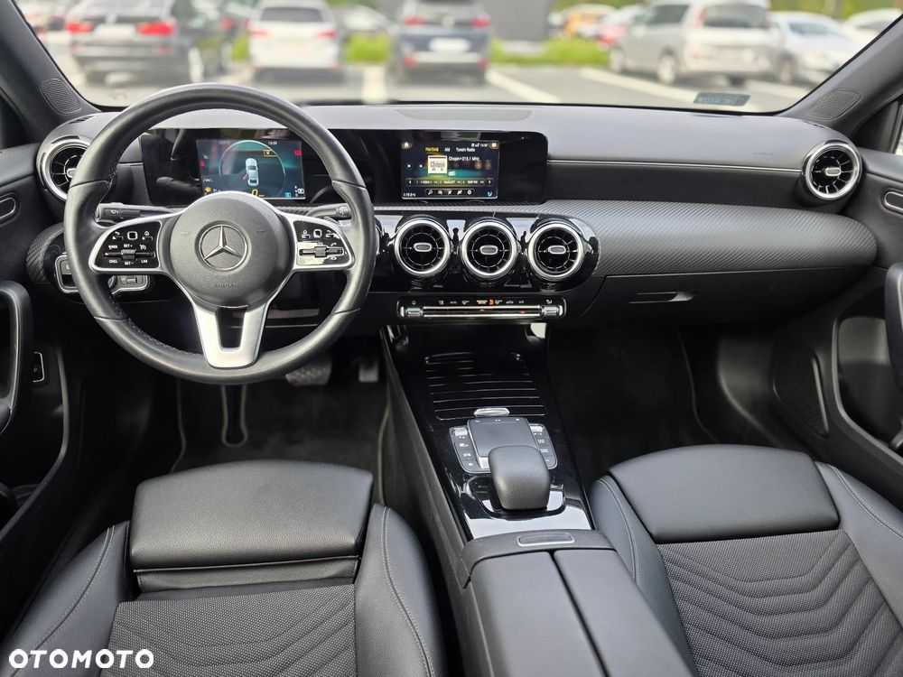 Mercedes-Benz Klasa A 180 Edycja specjalna 7G-DCT - 17