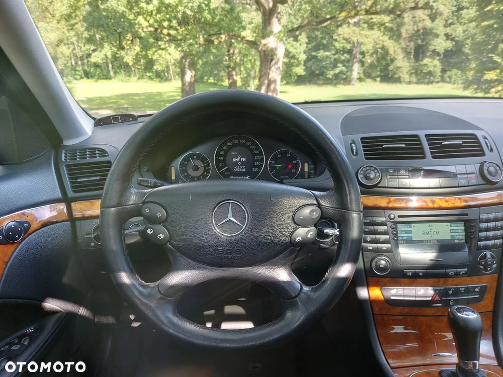 Mercedes-Benz Klasa E - 21