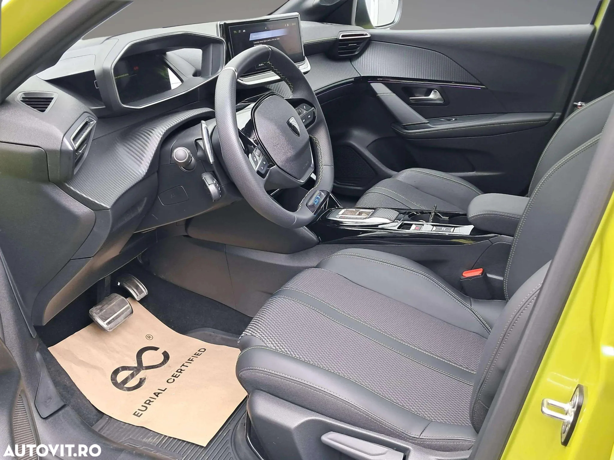 Peugeot 208 1.2L 100 e-DCS6 MHEV GT - 8