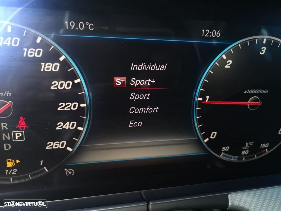Mercedes-Benz E 220 d Avantgarde - 35