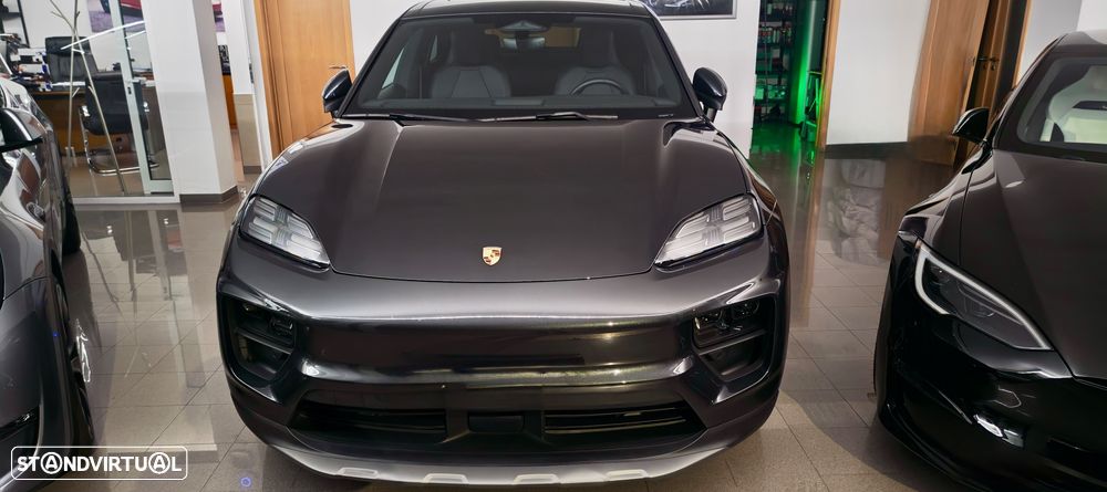Porsche Macan Electric 4 - 8