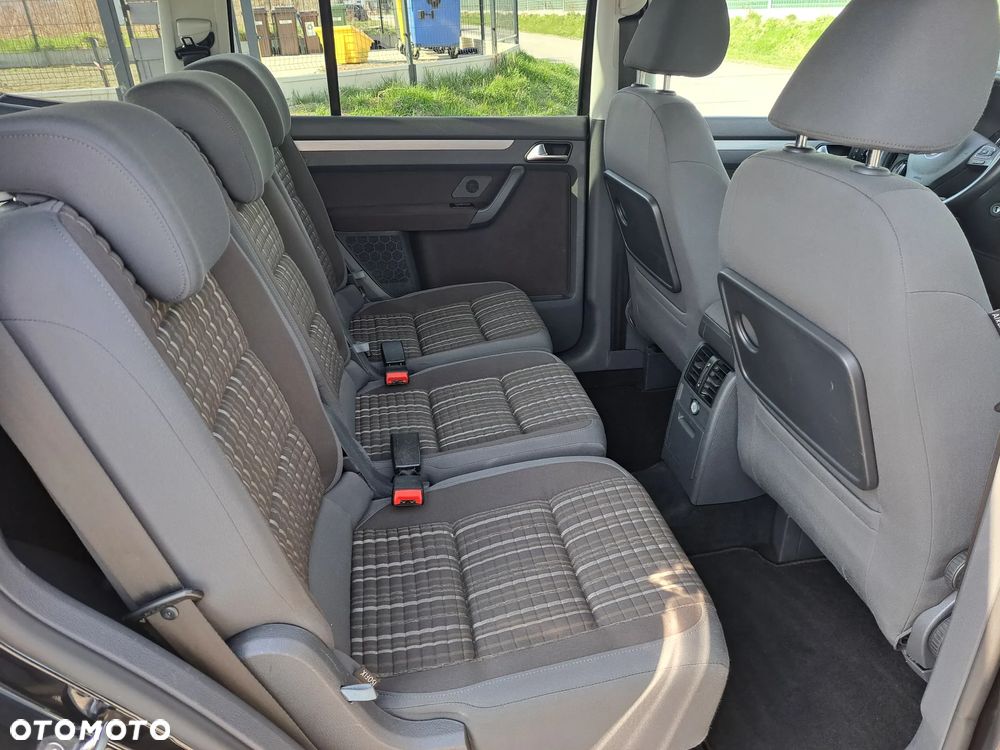 Volkswagen Touran 1.4 TSI Cross - 12