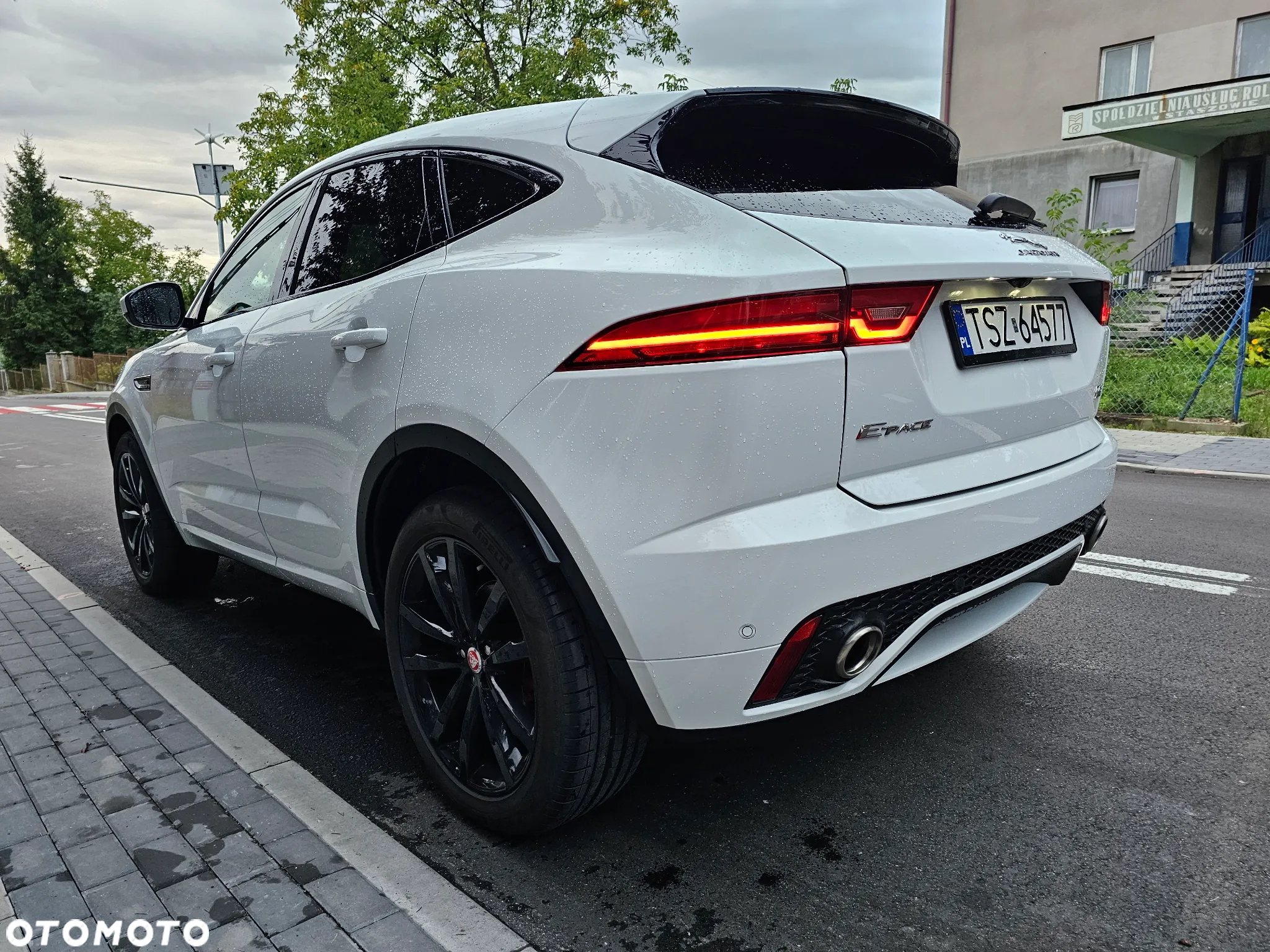 Jaguar E-Pace D180 AWD R-Dynamic - 10
