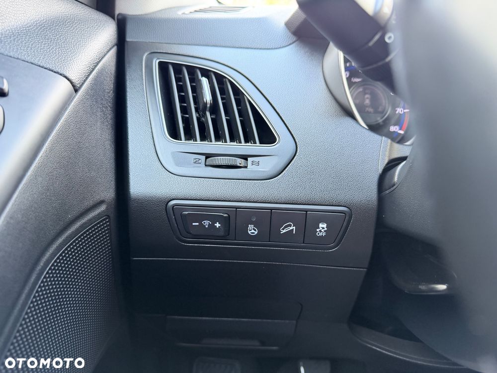 Hyundai ix35 blue 1.6 2WD Finale Silver - 12