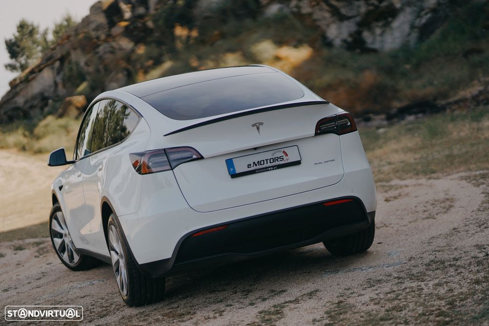 Tesla Model Y Long Range Dual Motor AWD - 10