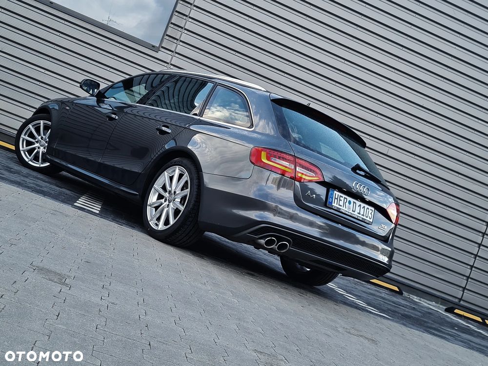 Audi A4 Avant 2.0 TDI DPF quattro S tronic S line Sportpaket - 2
