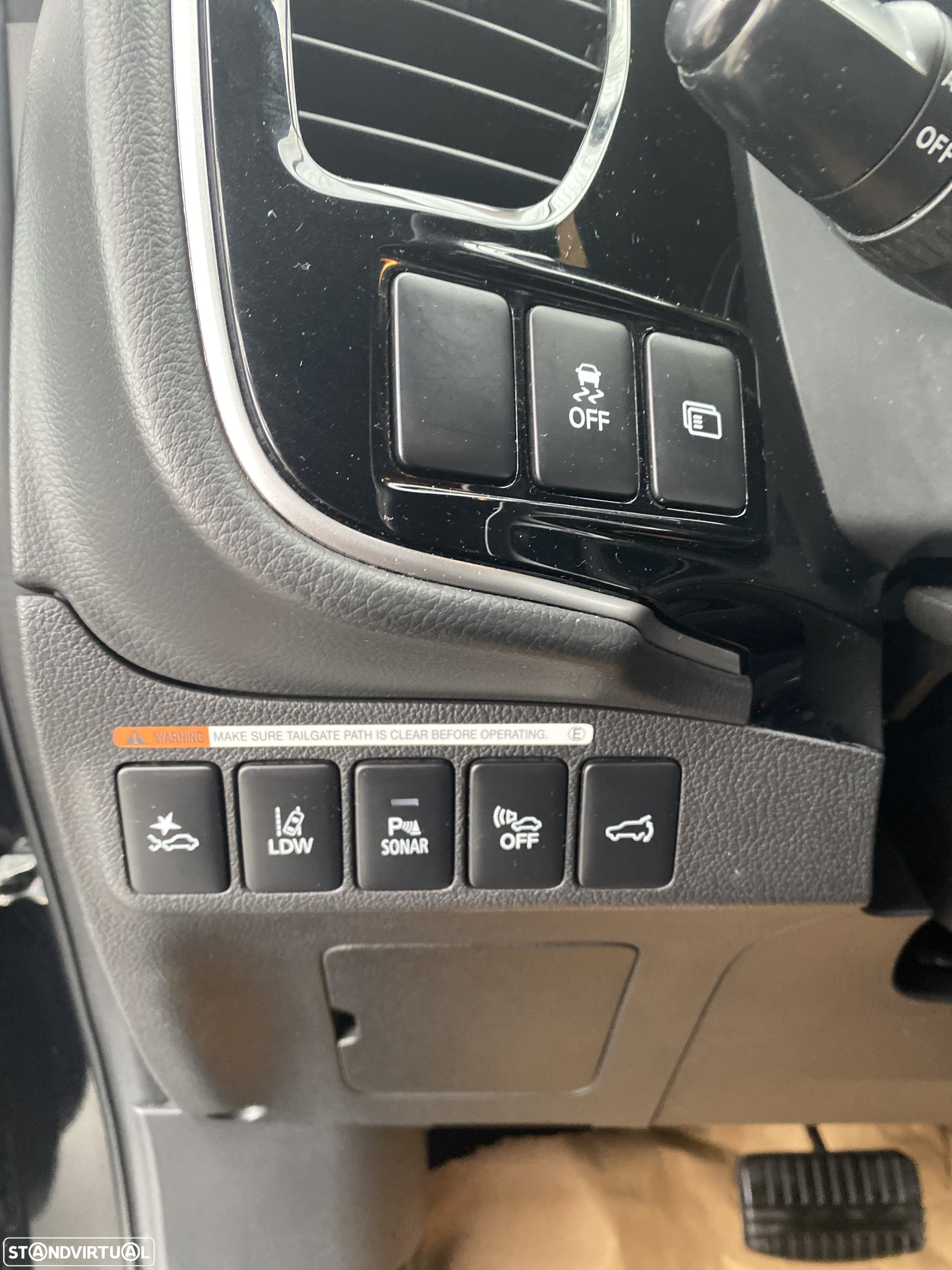 Mitsubishi Outlander 2.4 PHEV Intense - 16