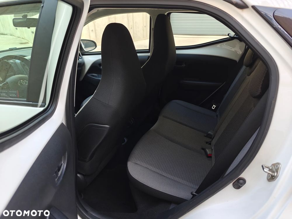 Toyota Aygo x-play - 8