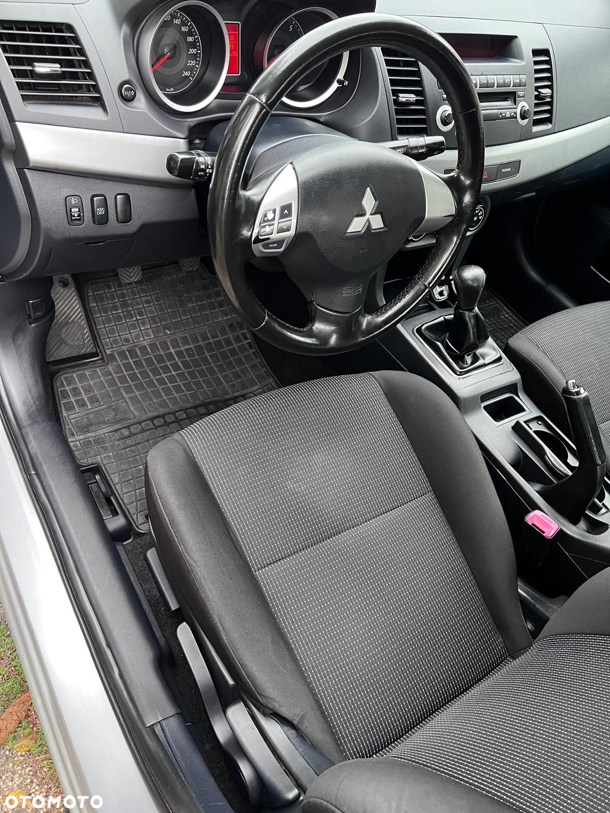 Mitsubishi Lancer - 24