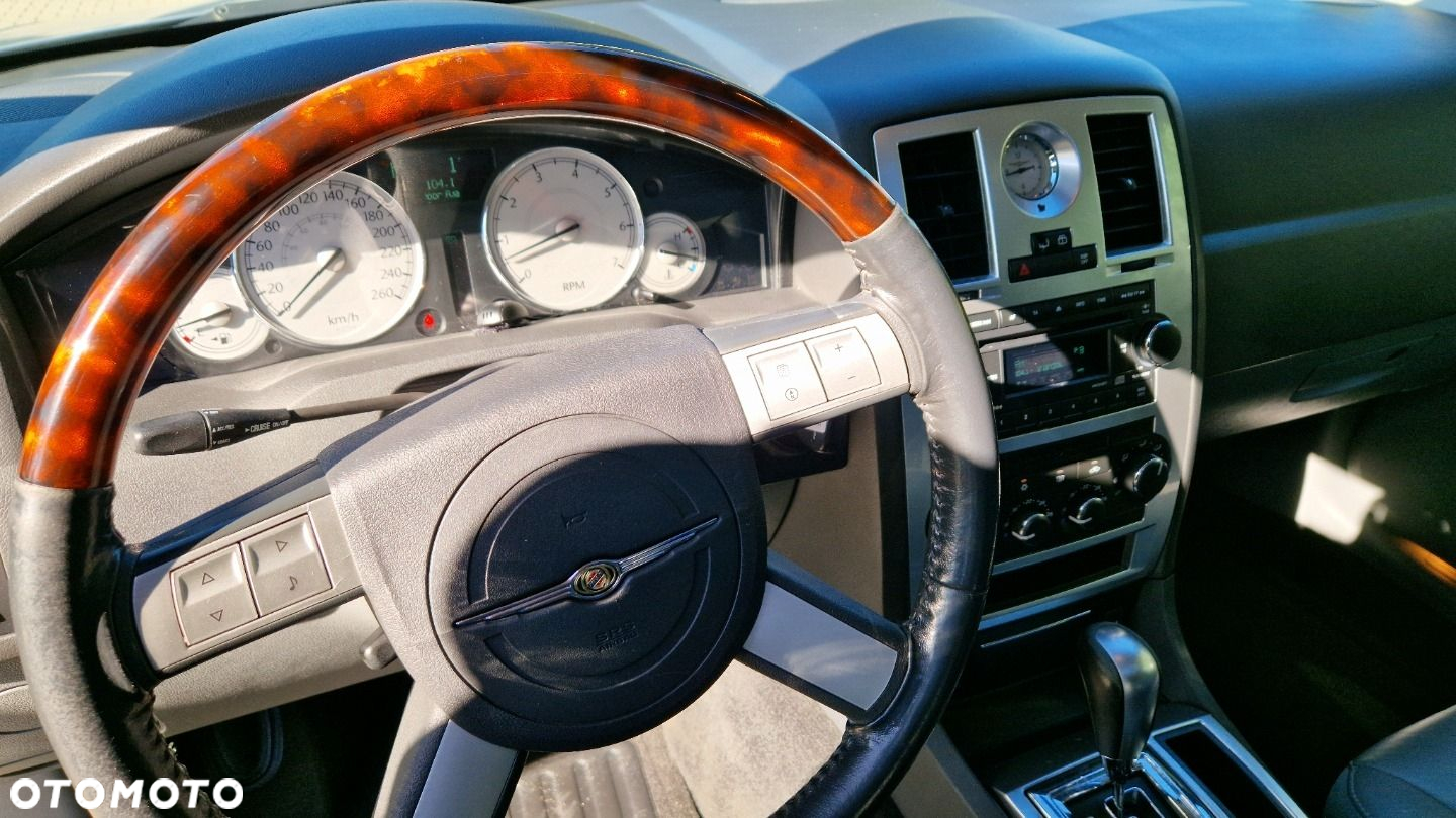 Chrysler 300C - 12