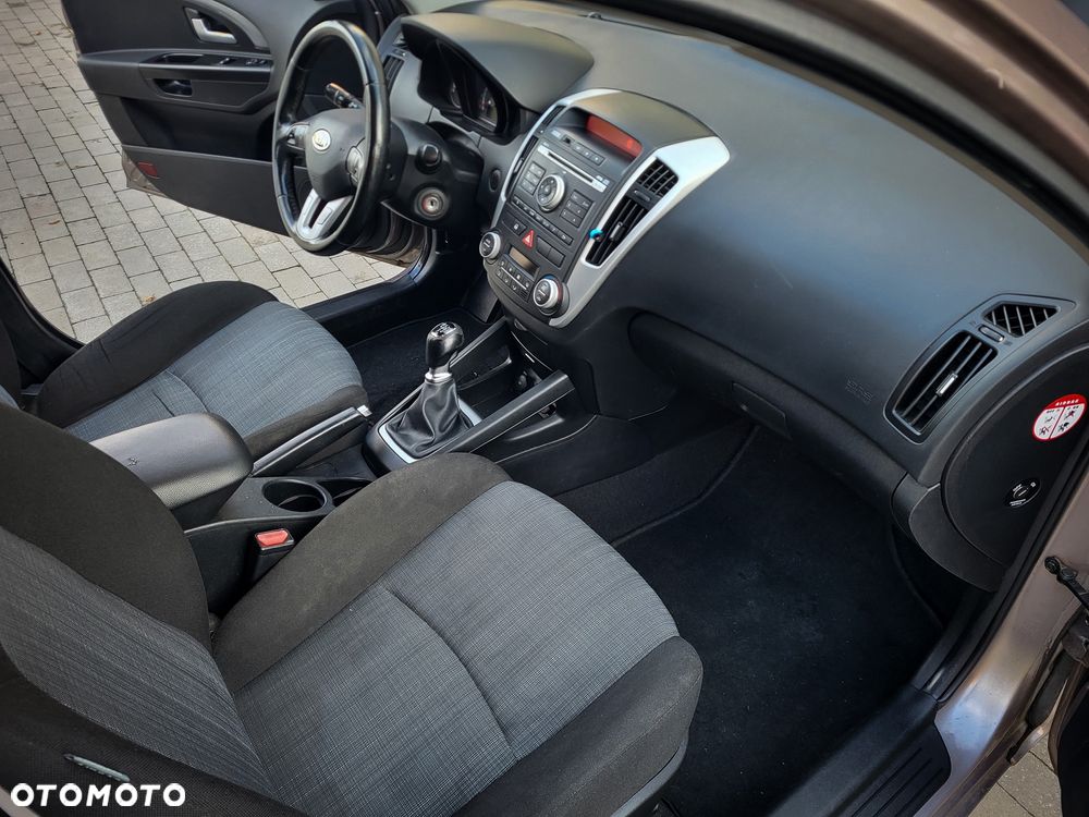 Kia Ceed Cee'd 1.6 Comfort + - 10