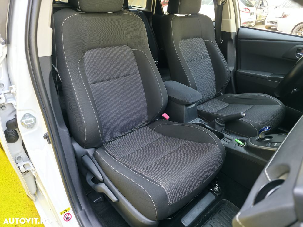 Toyota Auris 1.8 L VVT-i Hybrid Sol - 12