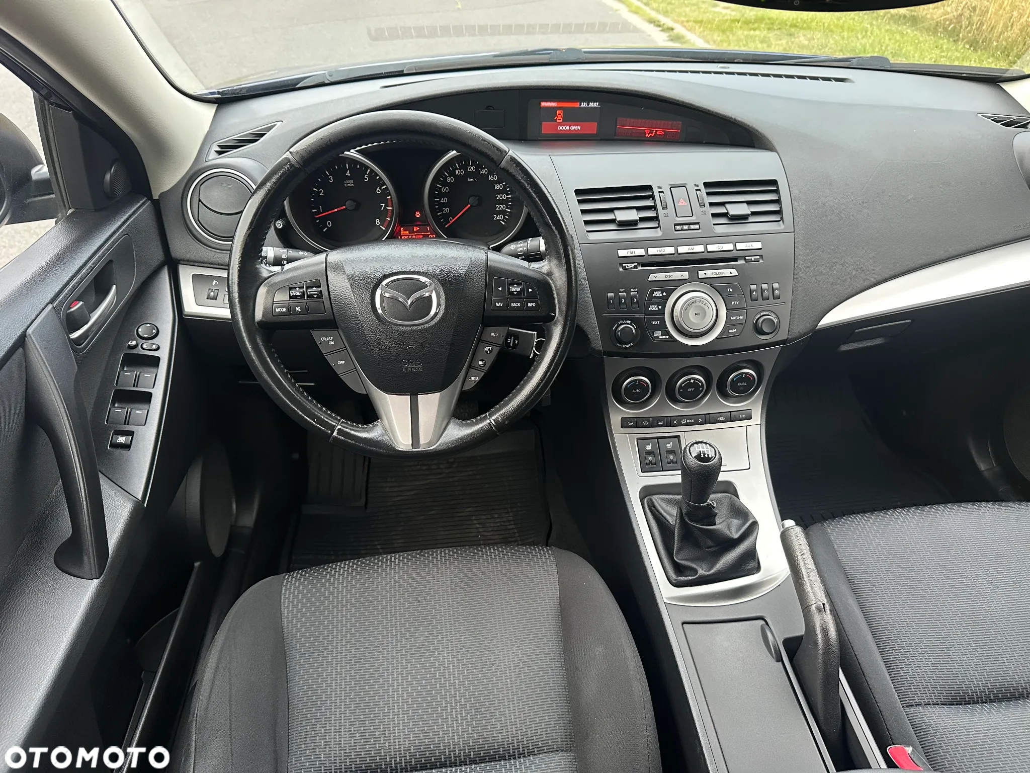Mazda 3 2.0 Exclusive + - 17