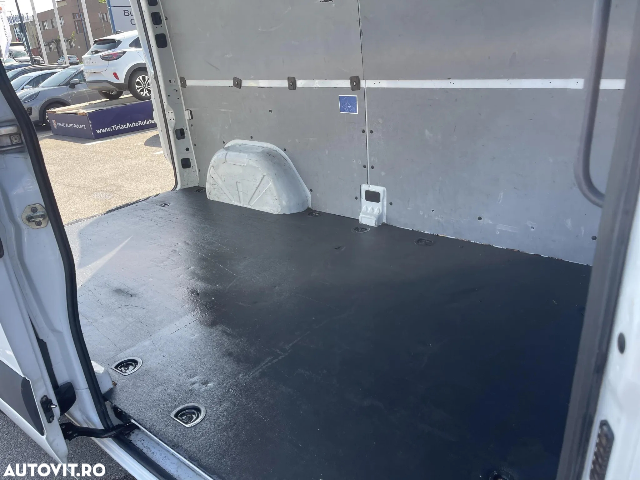 Mercedes-Benz Sprinter - 18