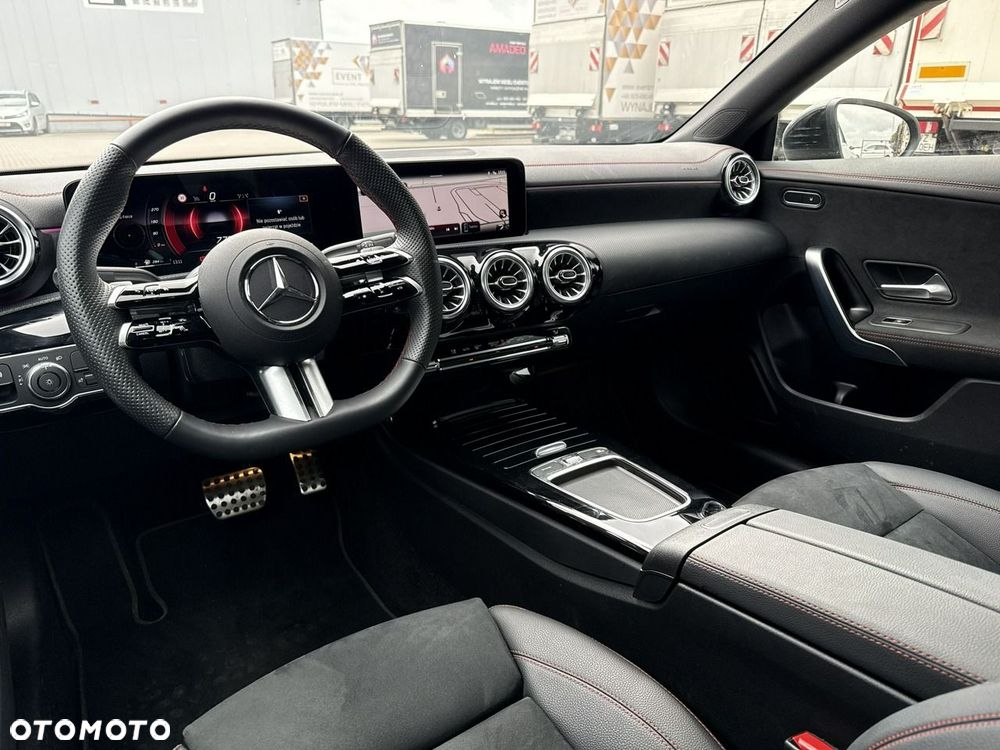 Mercedes-Benz CLA 200 mHEV AMG Line 7G-DCT - 13