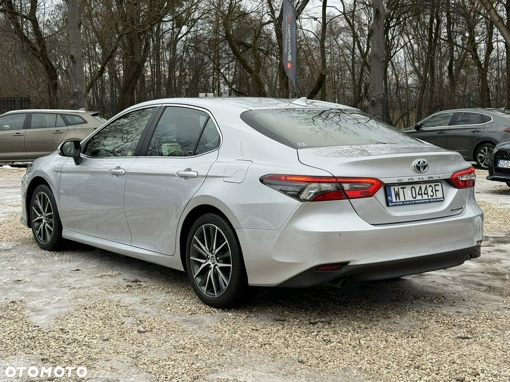 Toyota Camry - 6