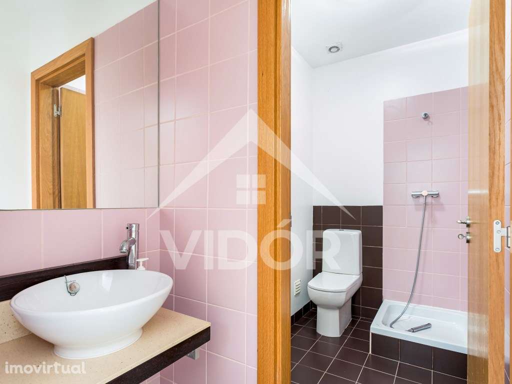 Moradia V4 - condomínio fechado com piscina em Albufeira - Grande imagem: 3/14