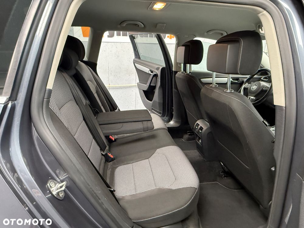 Volkswagen Passat Alltrack - 8