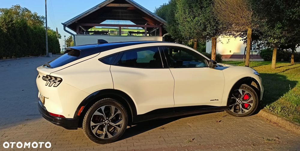 Ford Mustang Mach-E AWD PREMIUM - 9