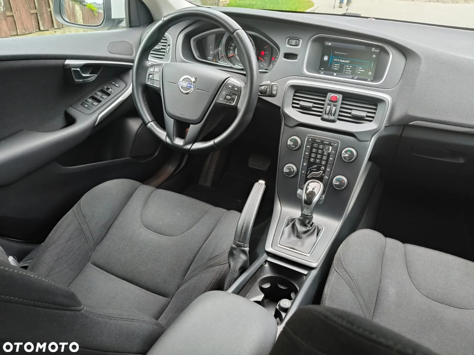 Volvo V40 D2 Summum - 17