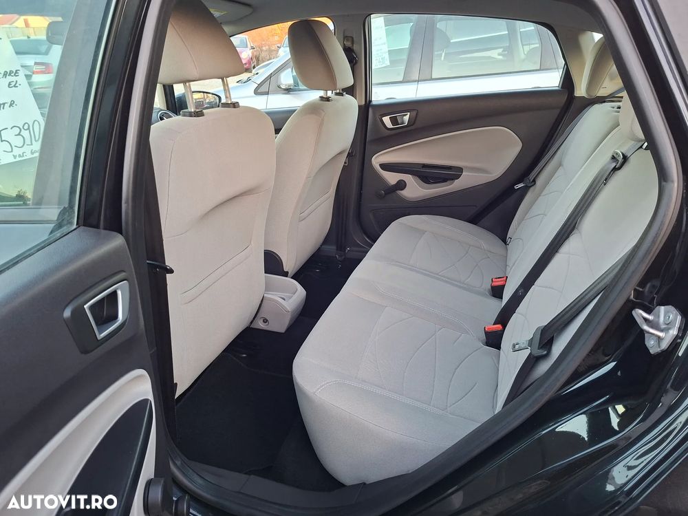 Ford Fiesta - 12