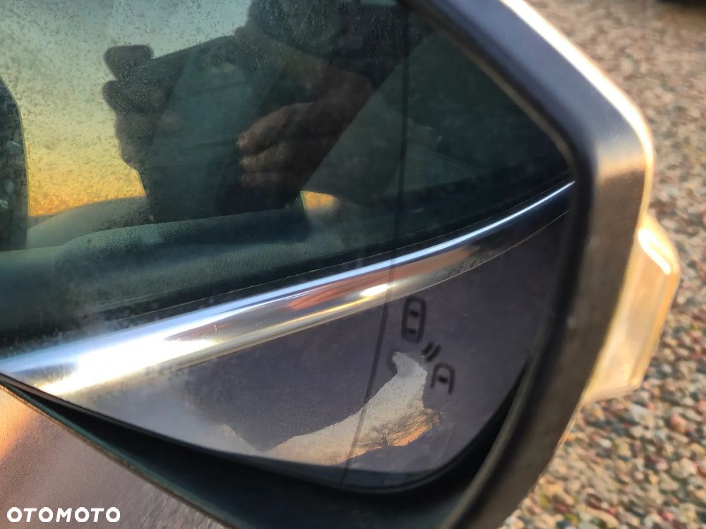 Ford Grand C-MAX 2.0 TDCi Champions Edition - 34