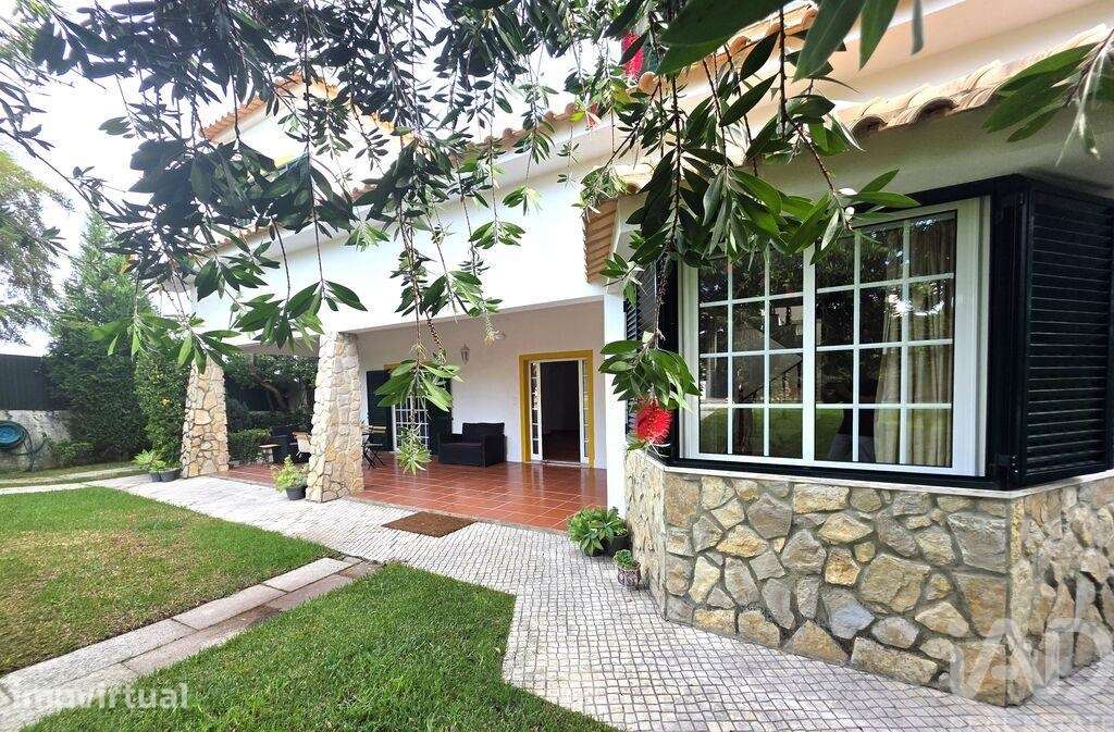 Moradia isolada T6 em Corroios de 209,7 m2 - Grande imagem: 2/40