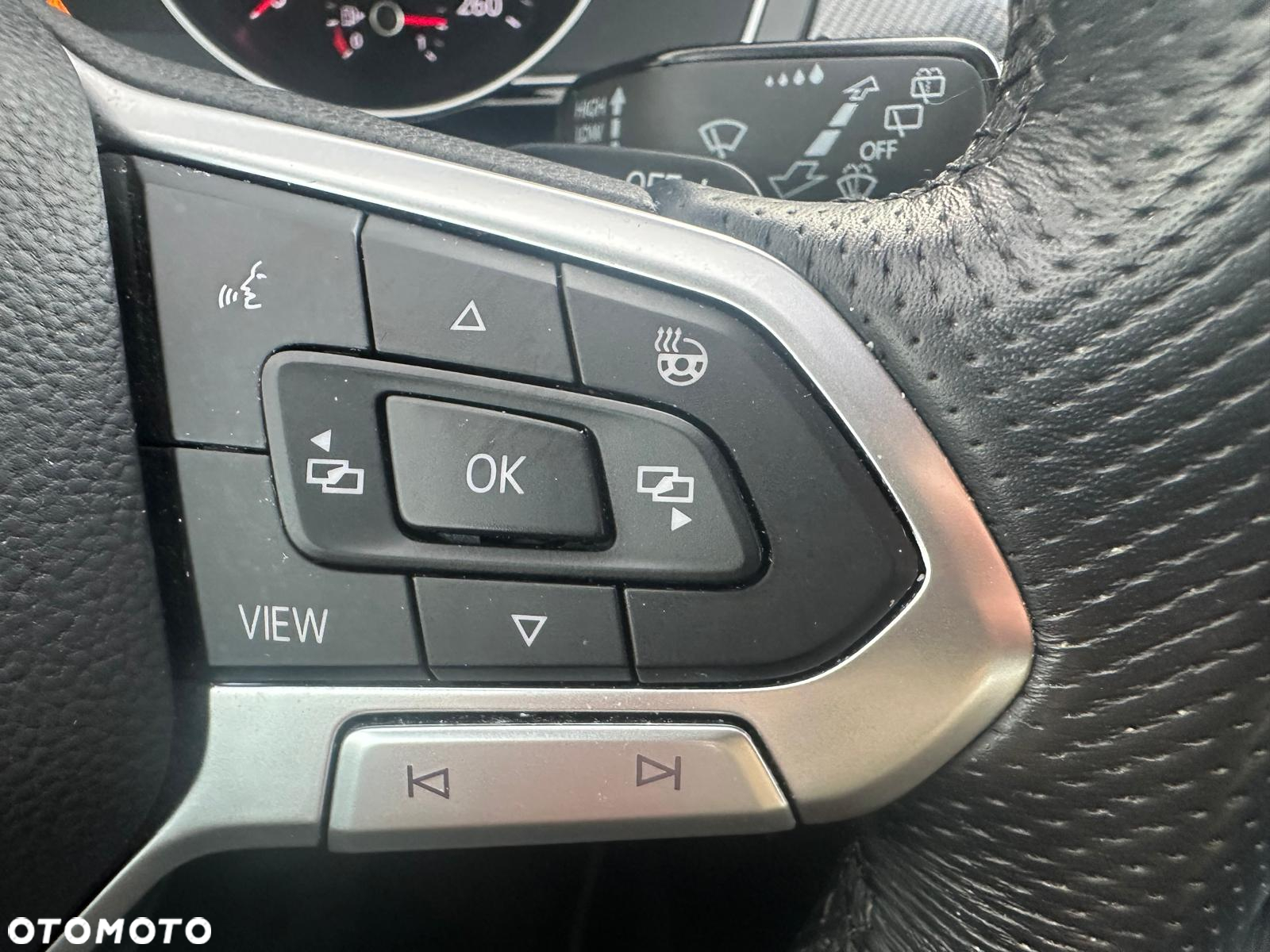 Volkswagen Passat Variant 2.0 TDI SCR DSG R-Line - 15