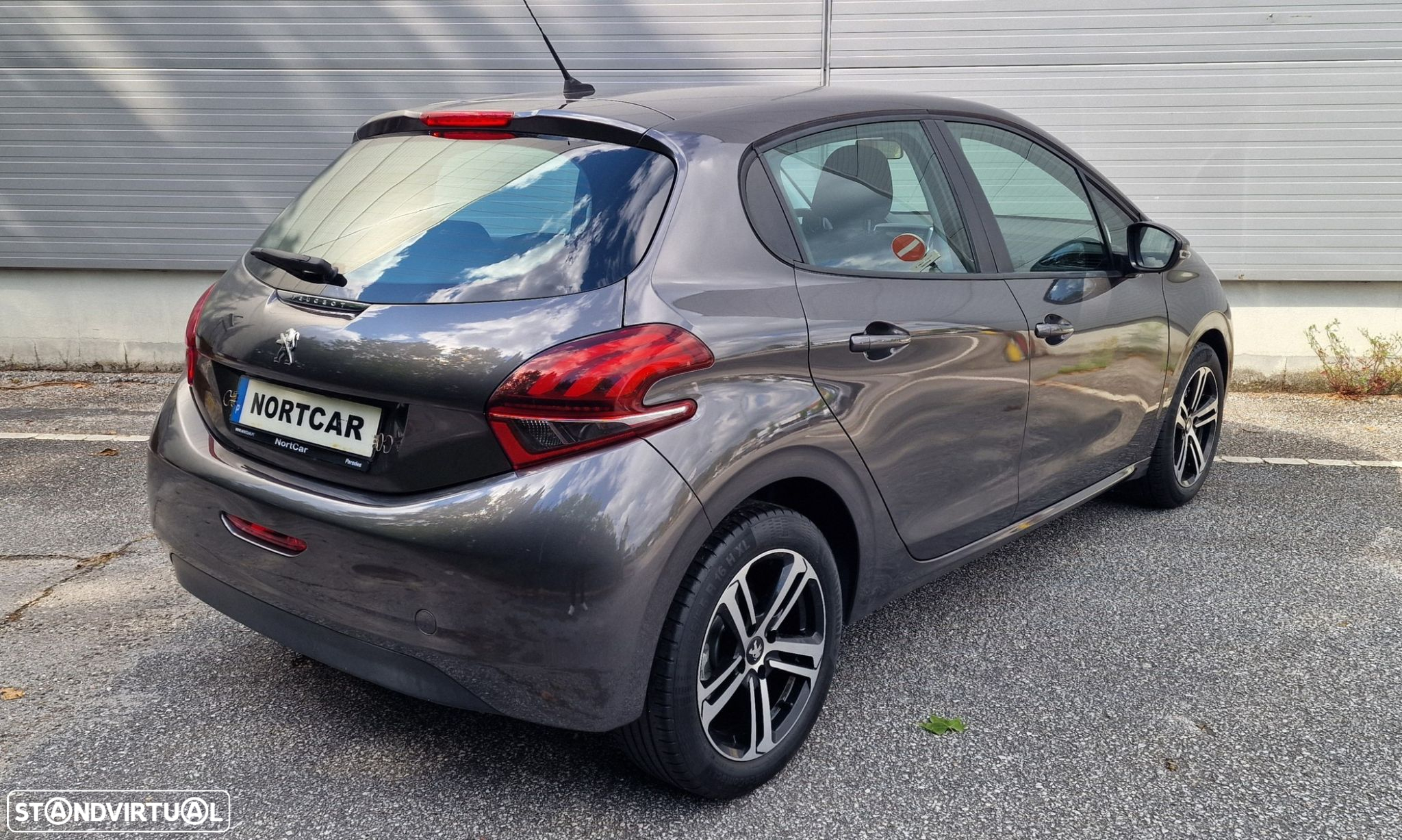 Peugeot 208 1.6 BlueHDi Style - 3