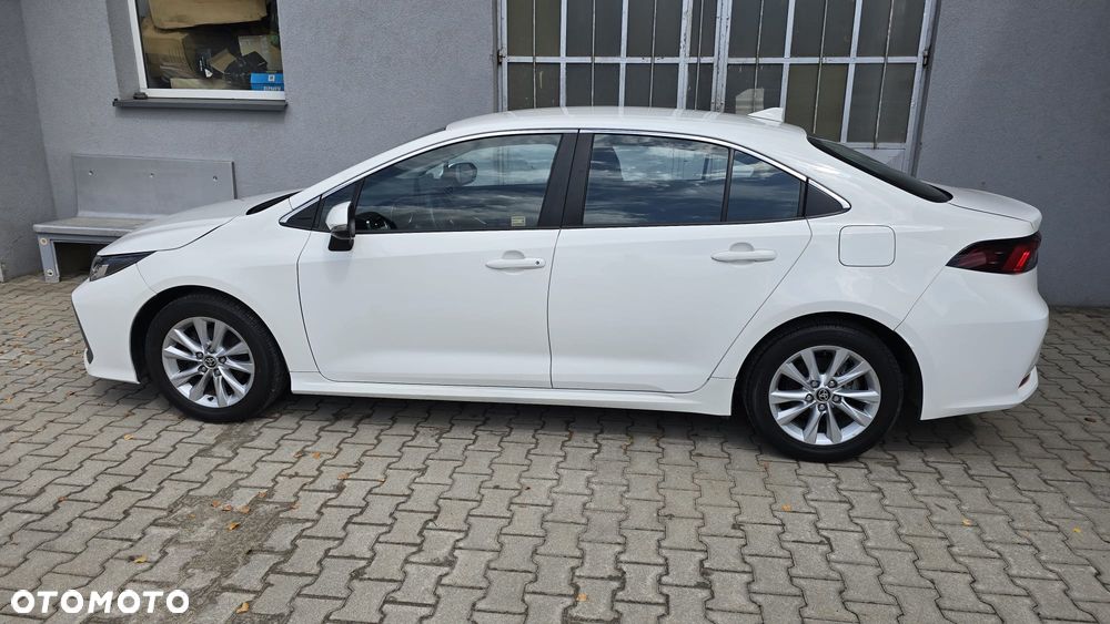 Toyota Corolla 1.8 Hybrid Active - 18