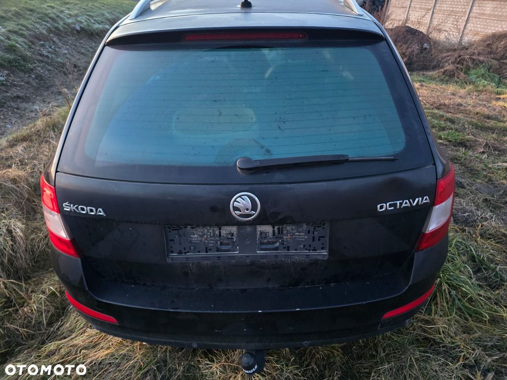 Klapa tył  skoda  octavia  III  kombi  w  kolorze  LF9R - 2