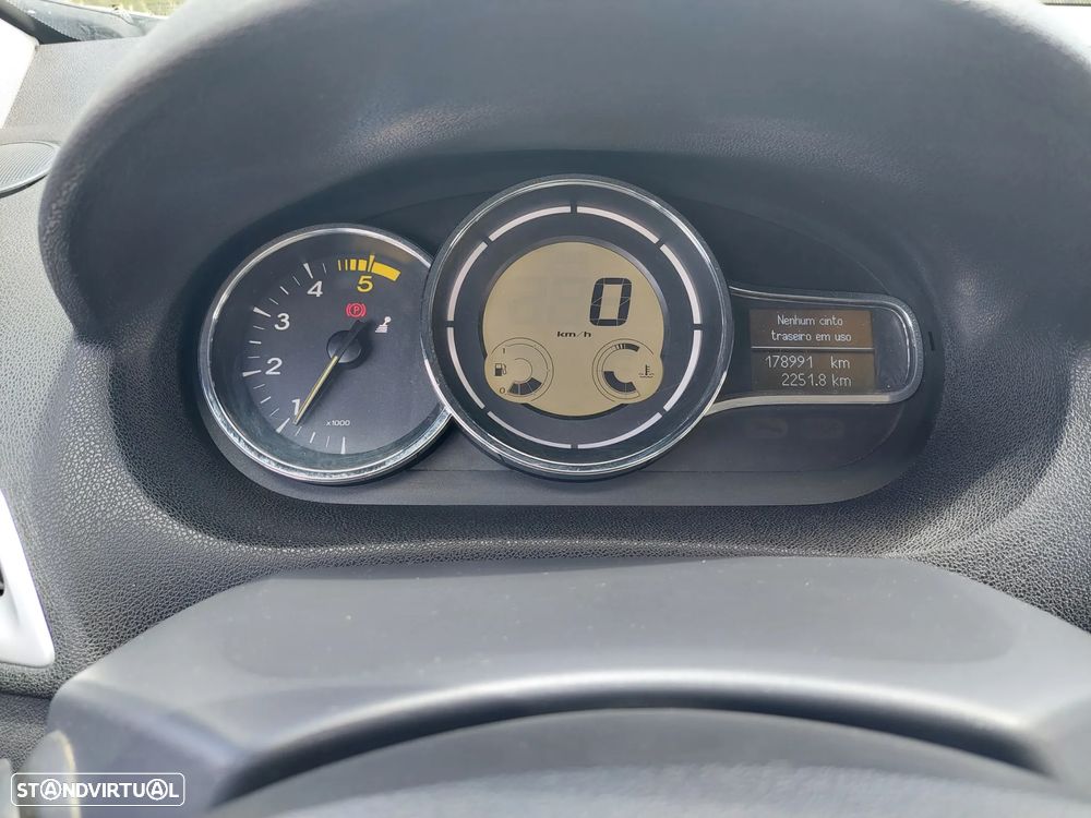Renault Mégane 1.5 dCi Confort - 6
