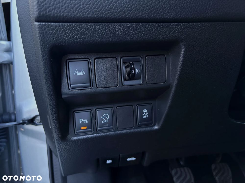 Nissan Qashqai 1.2 DIG-T N-Connecta EU6 - 26