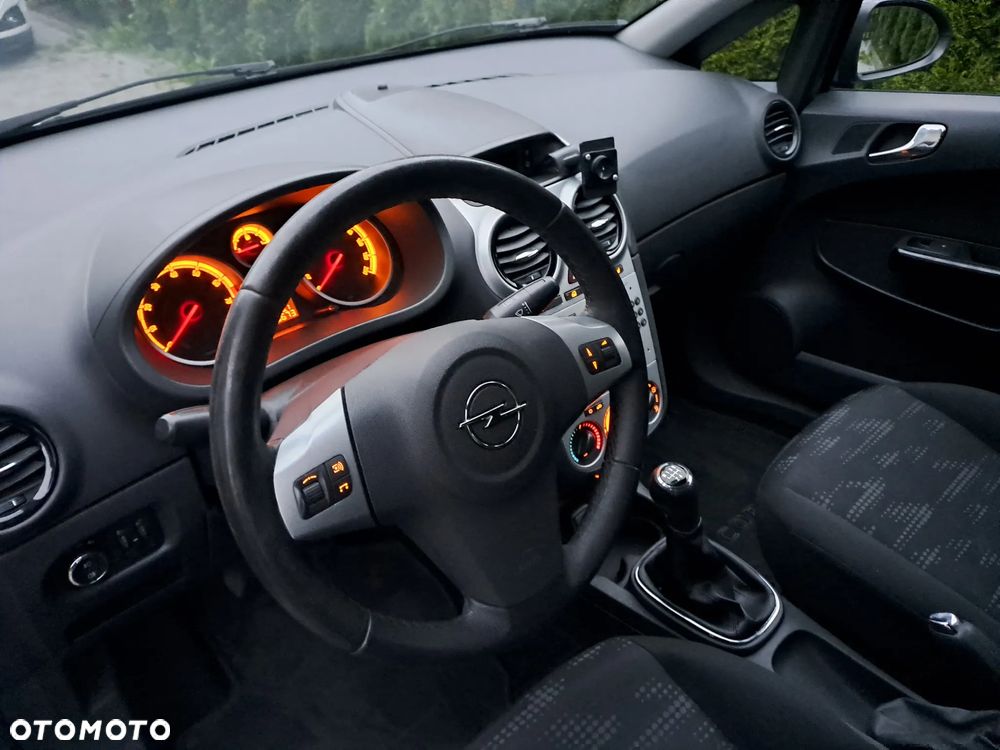 Opel Corsa 1.4 16V Satellite - 8