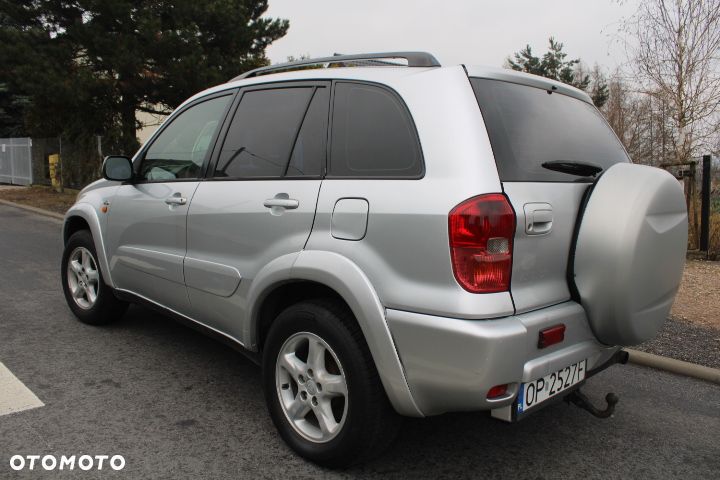 Toyota RAV4 D-4D 4x4 - 22