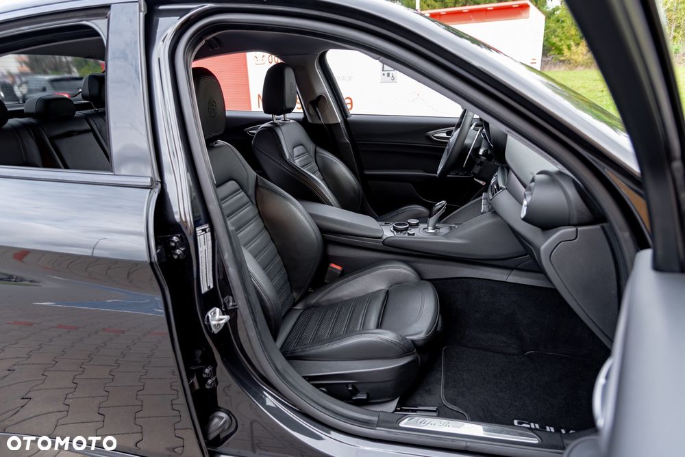 Alfa Romeo Giulia 2.0 Turbo Veloce Q4 - 25
