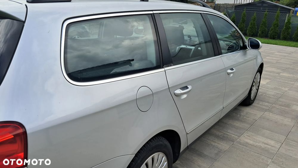Volkswagen Passat - 16
