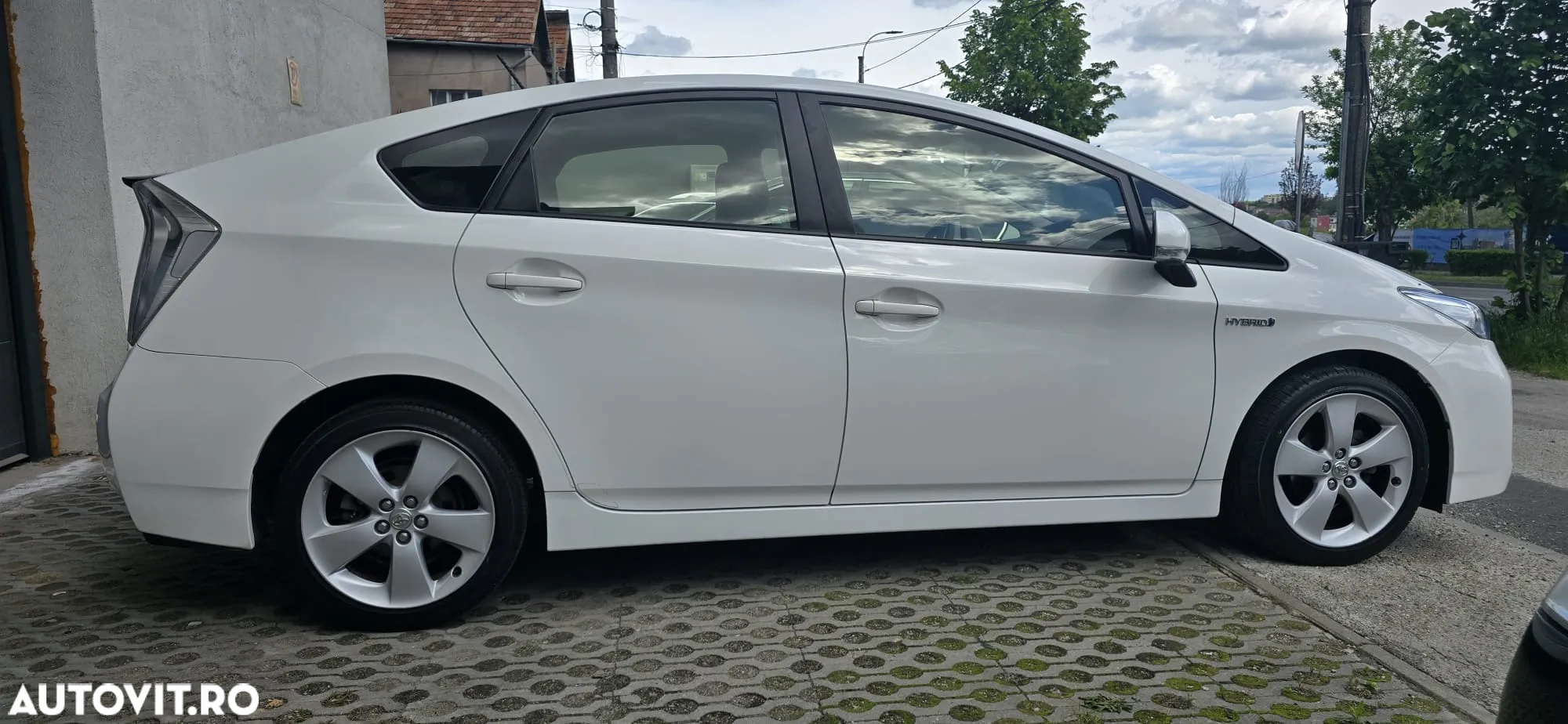 Toyota Prius (Hybrid) Executive - 22