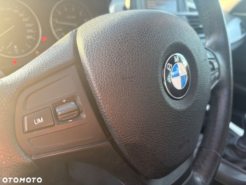 BMW Seria 1 118i - 24