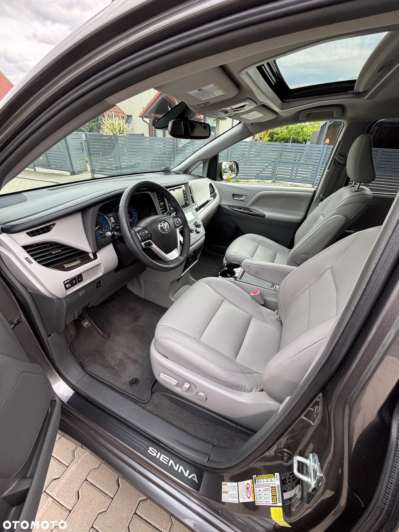 Toyota Sienna 3.5 V6 XLE AWD - 9