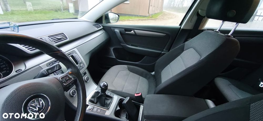 Volkswagen Passat 2.0 TDI BlueMotion Technology Comfortline - 7