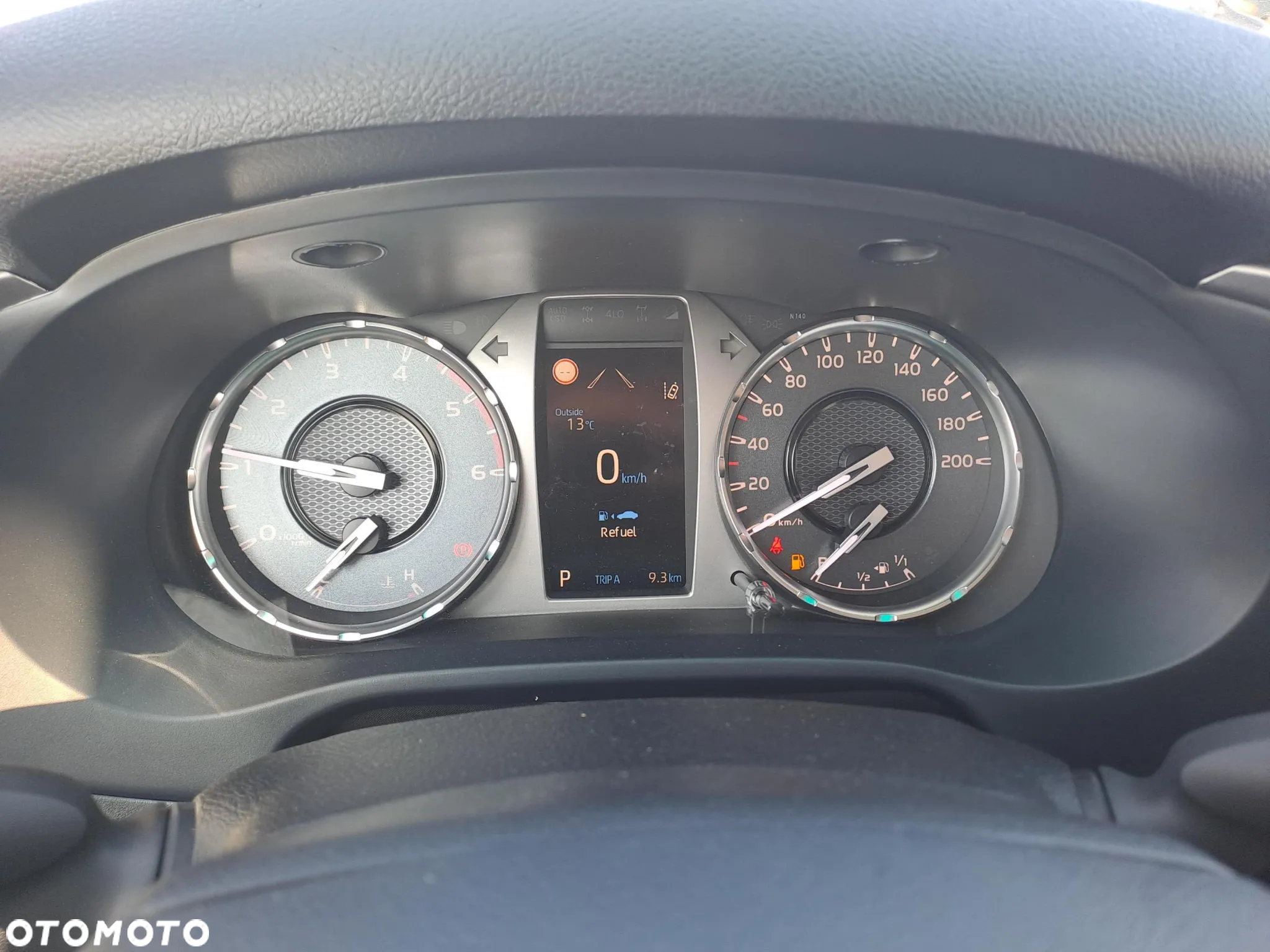 Toyota Hilux - 22