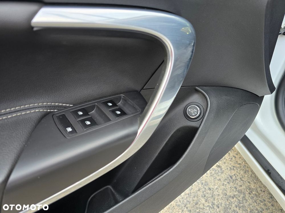 Opel Insignia 2.0 BiTurbo CDTI 4x4 Sport - 32