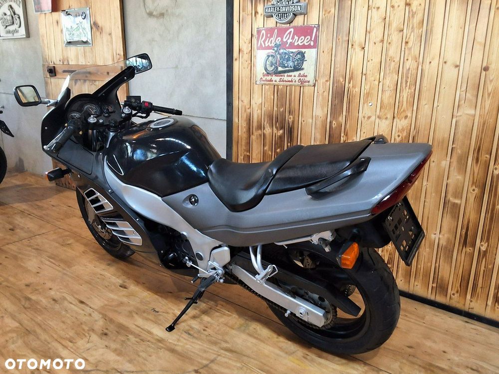 Suzuki RF - 8