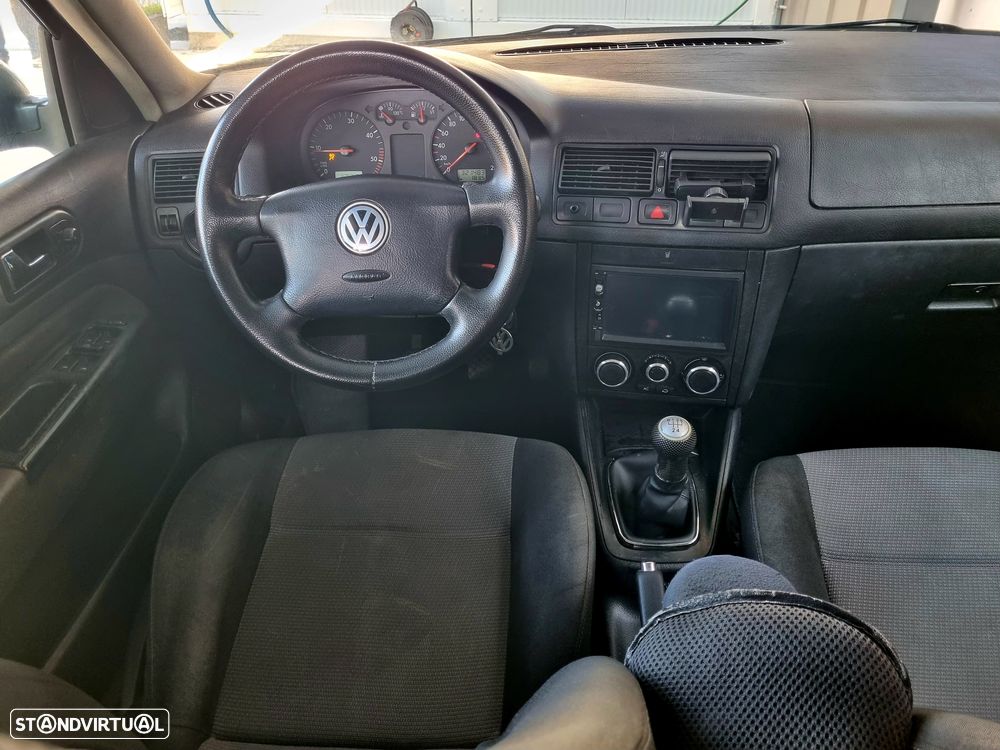 VW Golf 1.9 TDi 25 Anos - 9