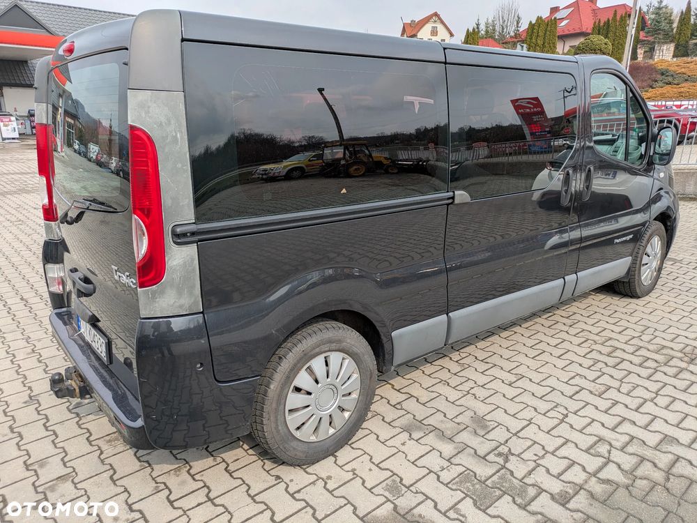 Renault Trafic Passenger Expression - 8