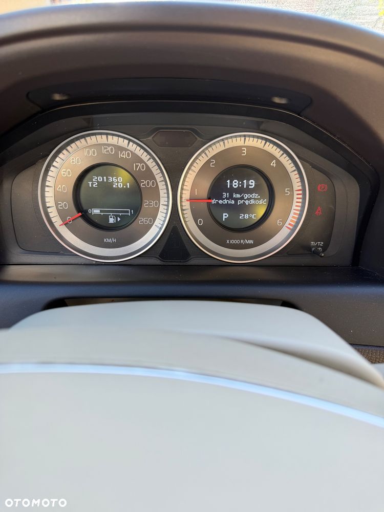 Volvo XC 60 D3 Momentum - 4